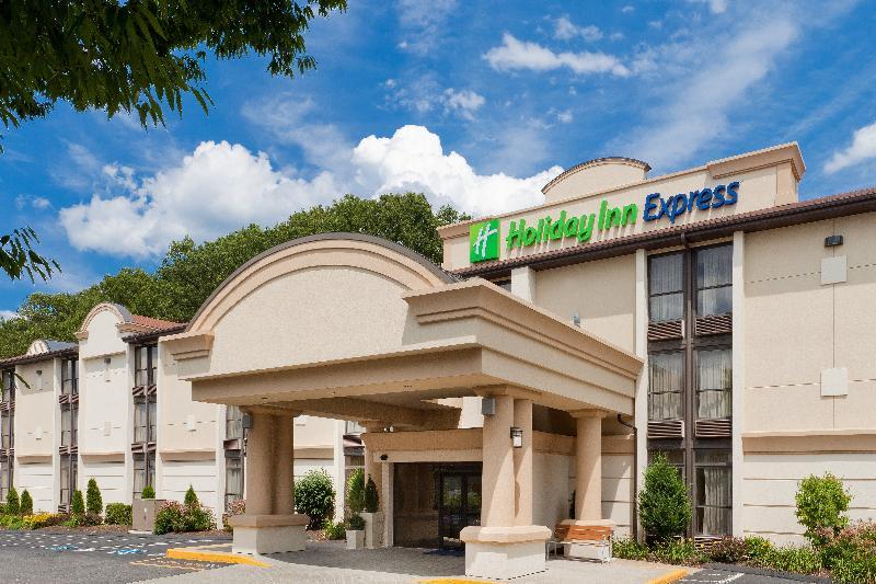 Holiday Inn Express Southington, An Ihg Hotel Exterior photo